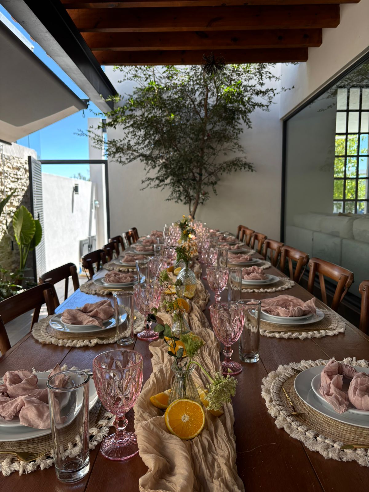 Evento decorado con mobiliario El Ángel en Sus Fiestas